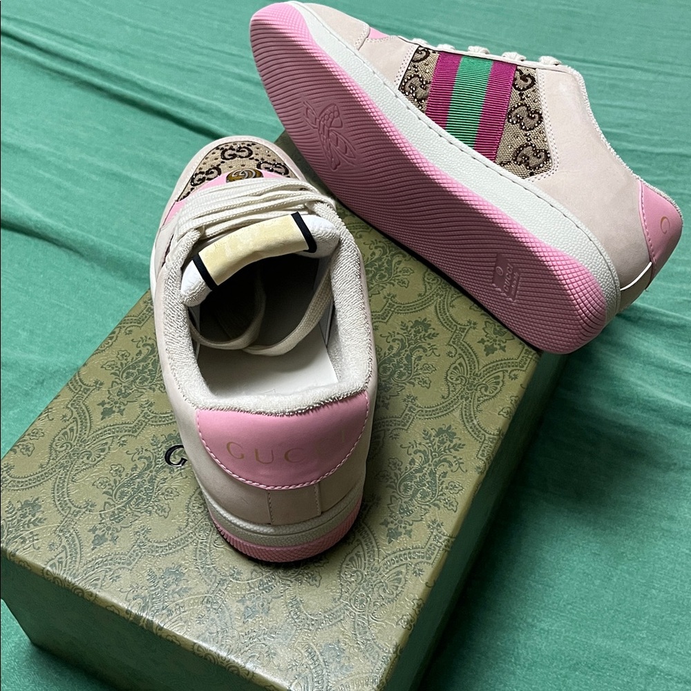 Gucci Pink & Beige Low-Top Sneakers with Green/Red Web - Picture 3 of 5